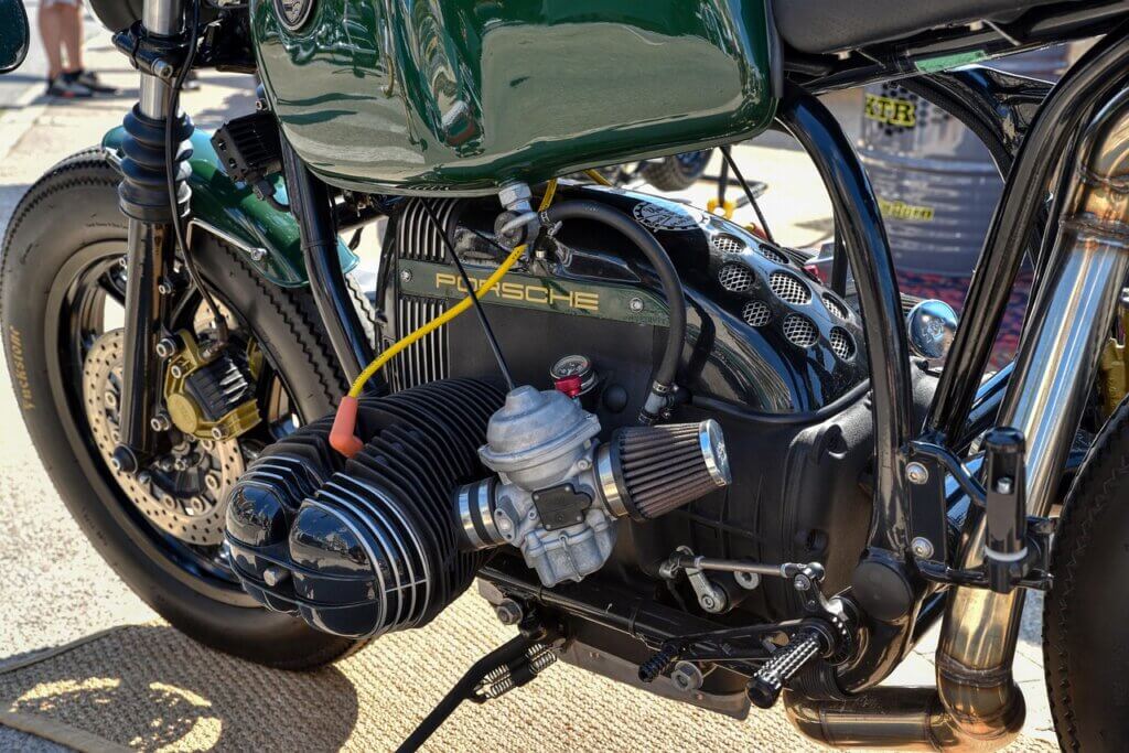 空冷エンジンバイク夏